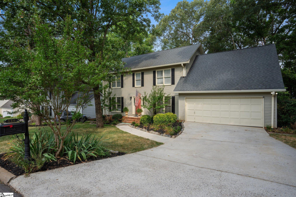 114 Woodway  Greer, SC 29651