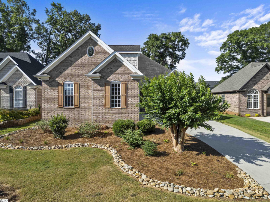 102 Courtyard  Anderson, SC 29621