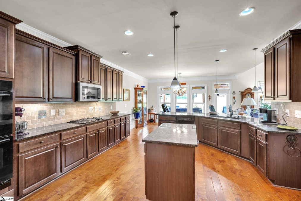 609 Tulip Tree Simpsonville, SC 29680