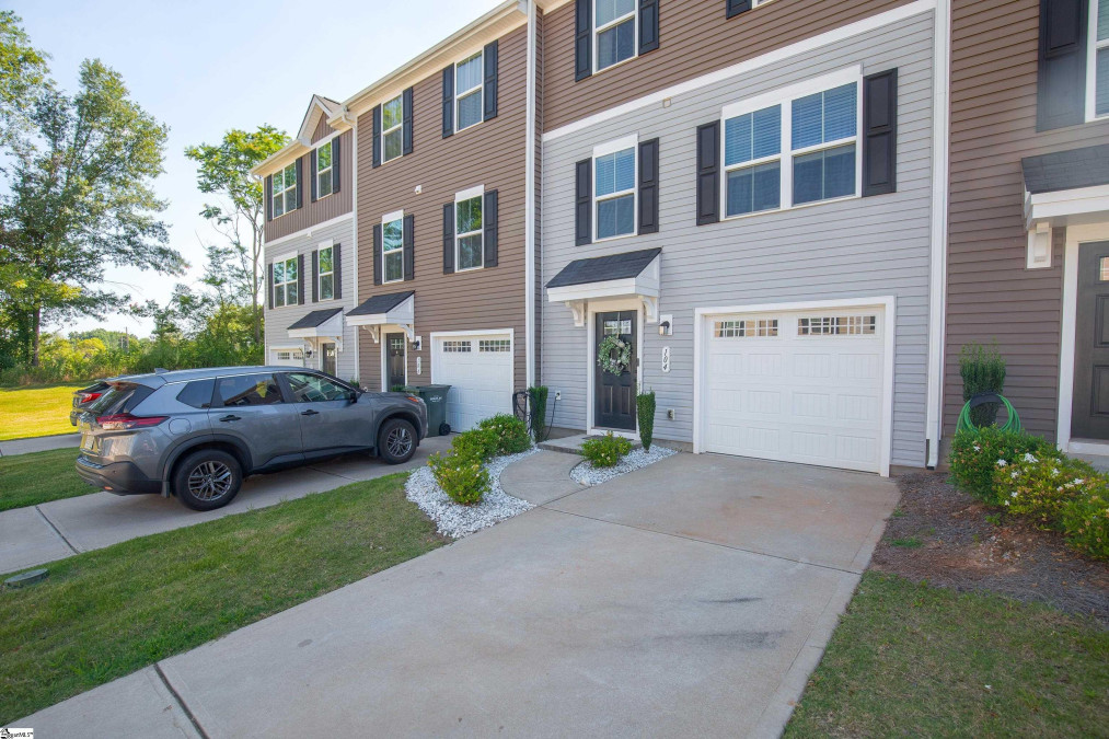 104 Sproles  Easley, SC 29642