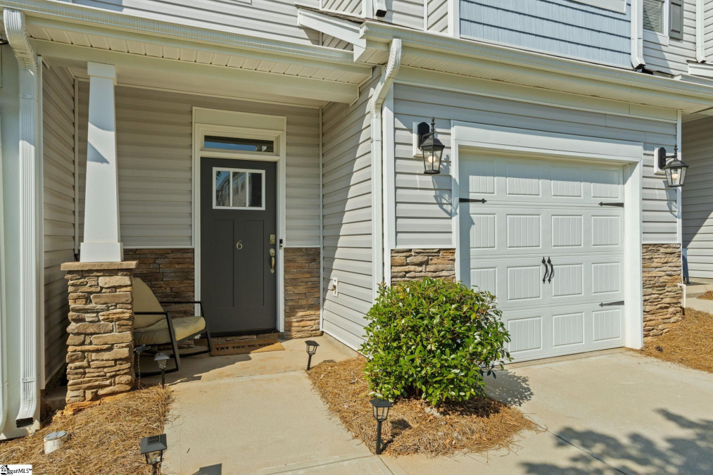 6 Planters  Greer, SC 29650