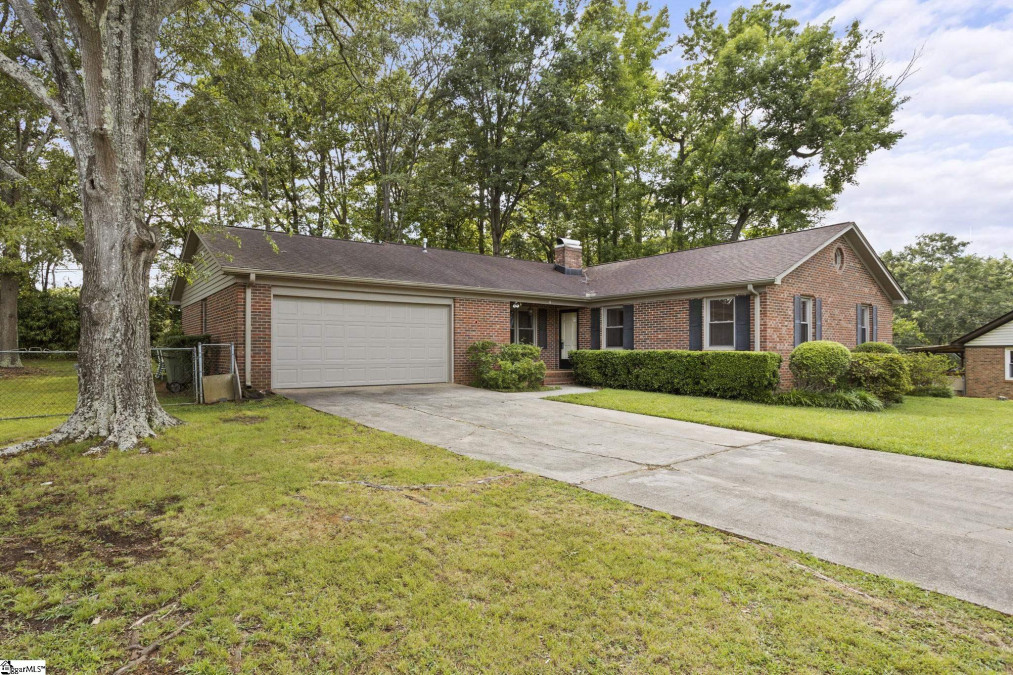 4 Oak Pk Mauldin, SC 29662