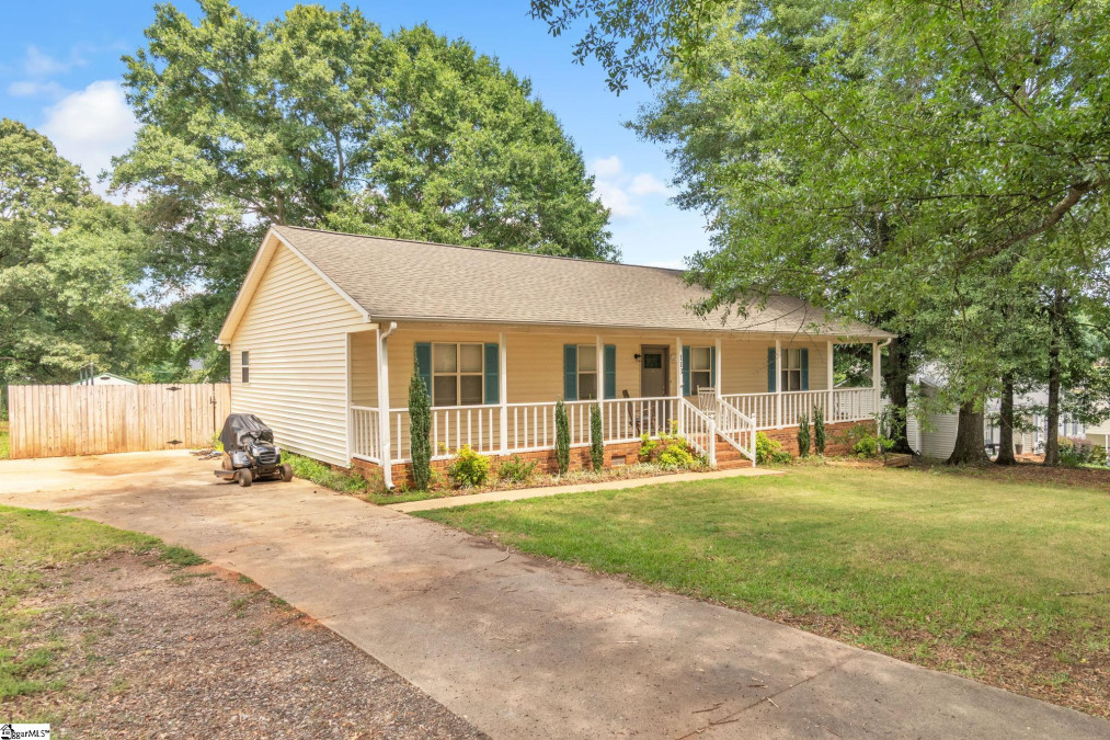 113 Moss  Boiling Springs, SC 29316