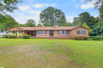 1401 Chestnut St Laurens, SC 29360