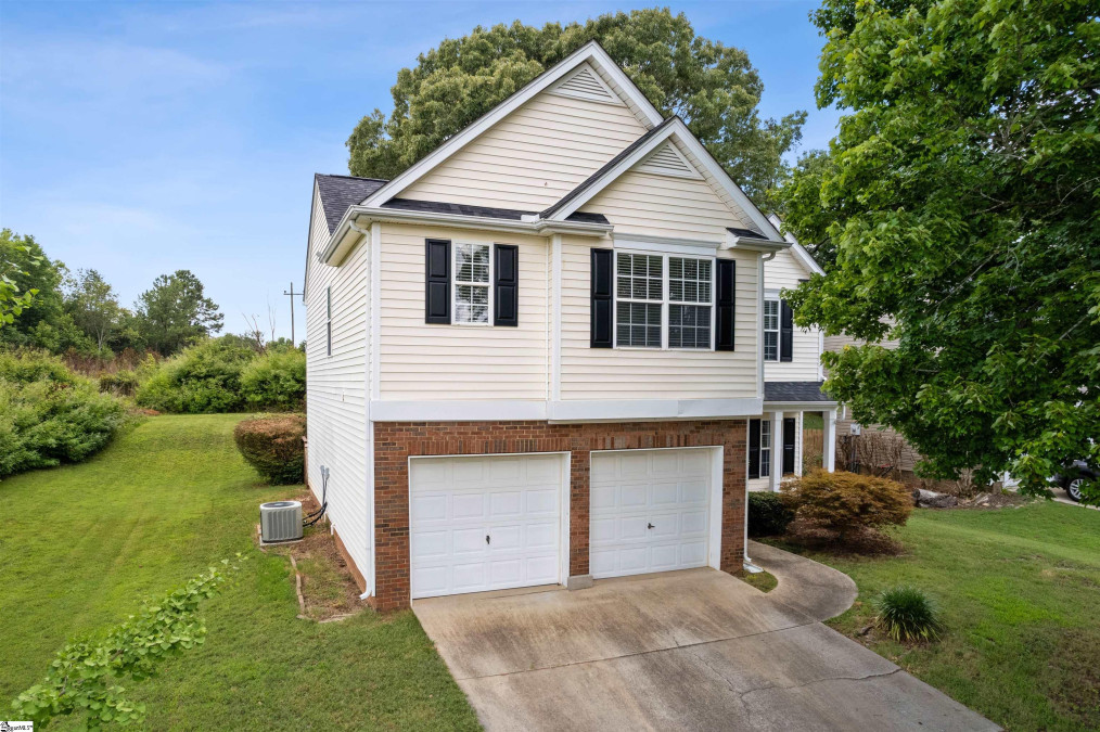 104 Crossview  Simpsonville, SC 29680