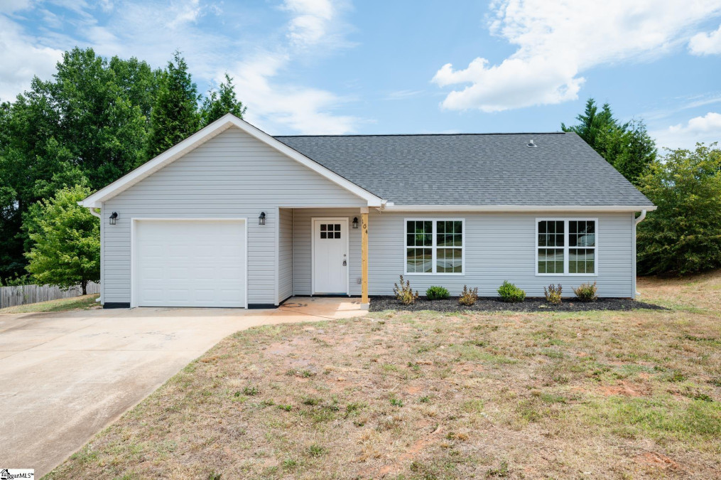 104 Whileaway  Taylors, SC 29687