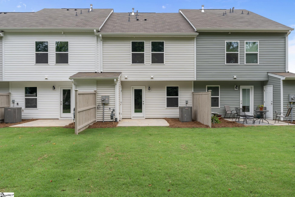 658 Blossom  Spartanburg, SC 29307