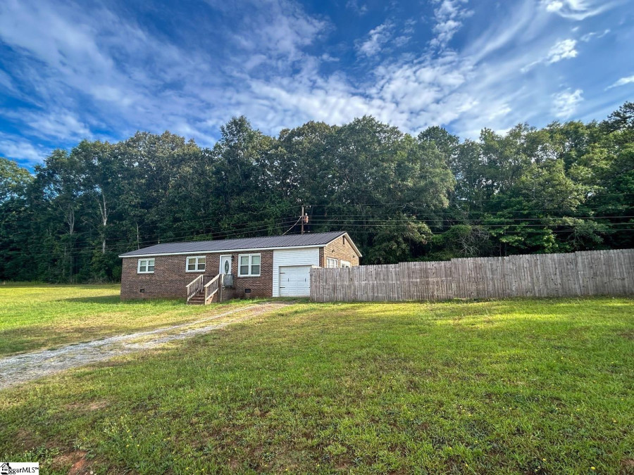 204 Hillside  Iva, SC 29655