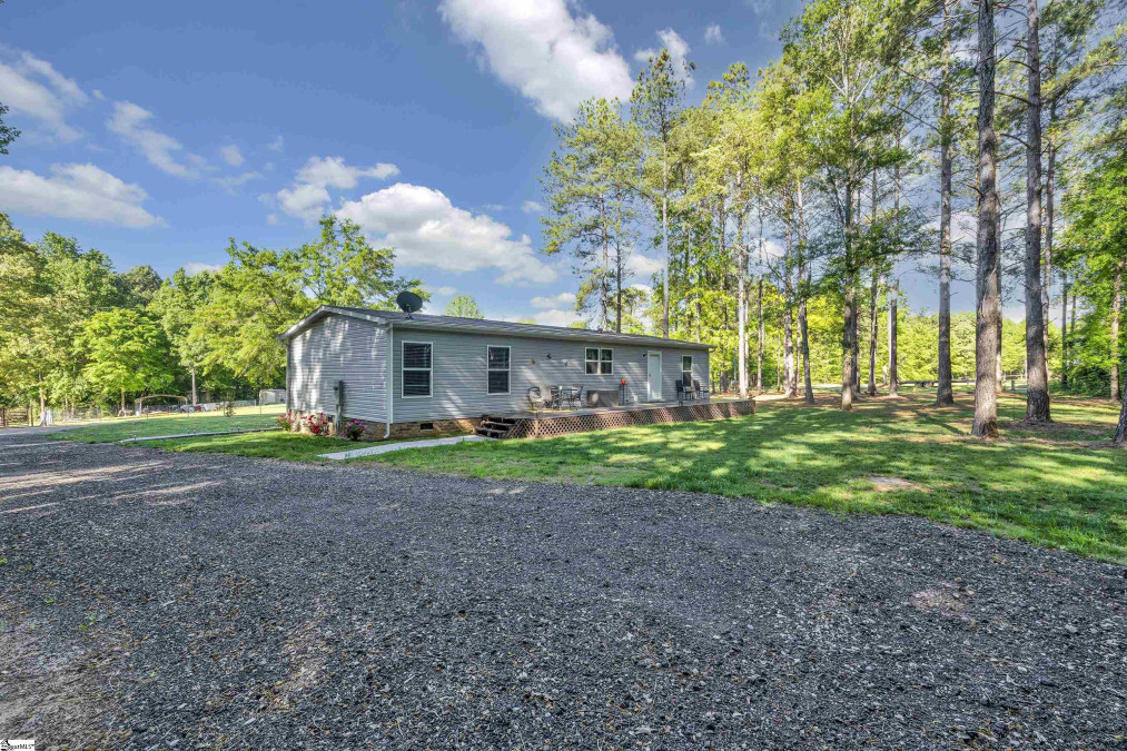 109 Hanna Creek Enoree, SC 29335