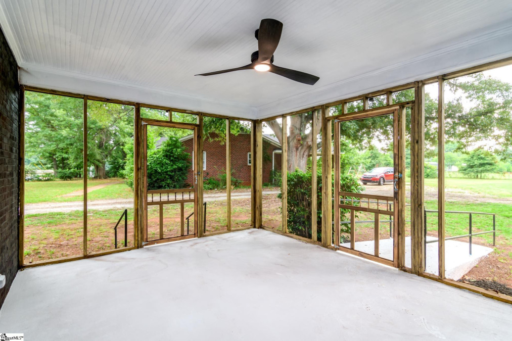 207 Old Grv Piedmont, SC 29673