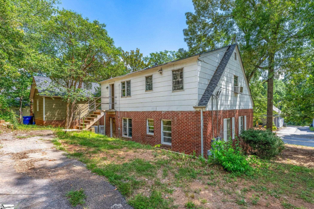 114 Park W Greenville, SC 29601