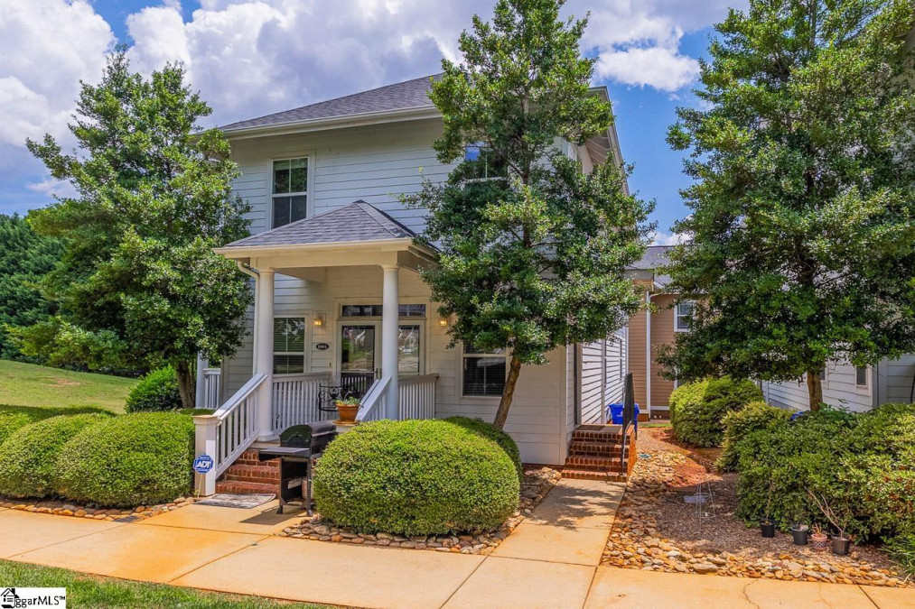 106 B Woodside  Greenville, SC 29609