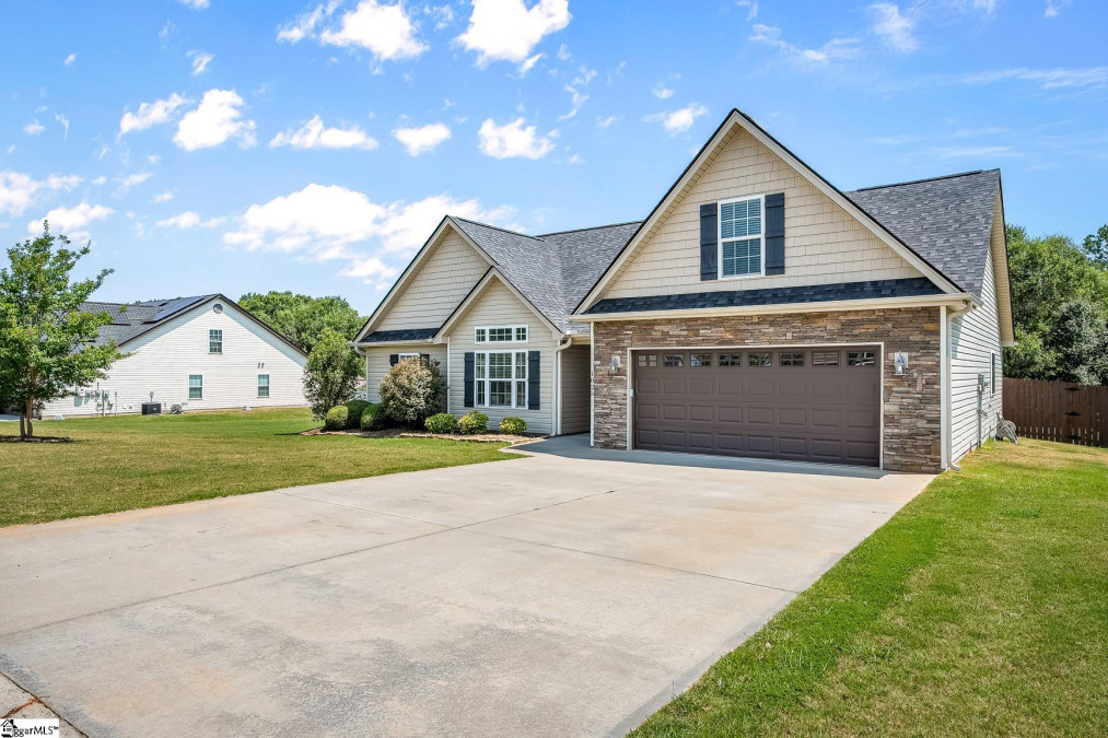 1025 Stoneham  Anderson, SC 29626