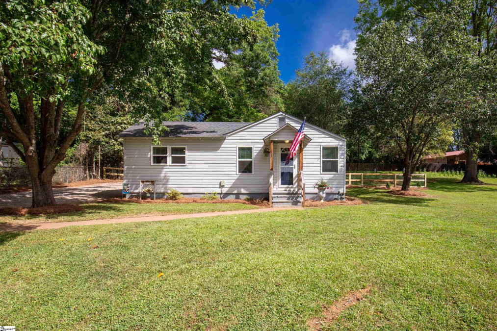 125 Mcclain  York, SC 29745-1327