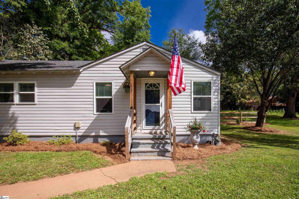 125 Mcclain  York, SC 29745-1327