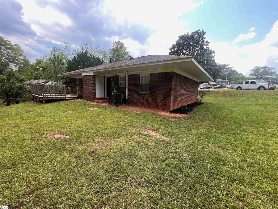 106 Fisher  Spartanburg, SC 29301