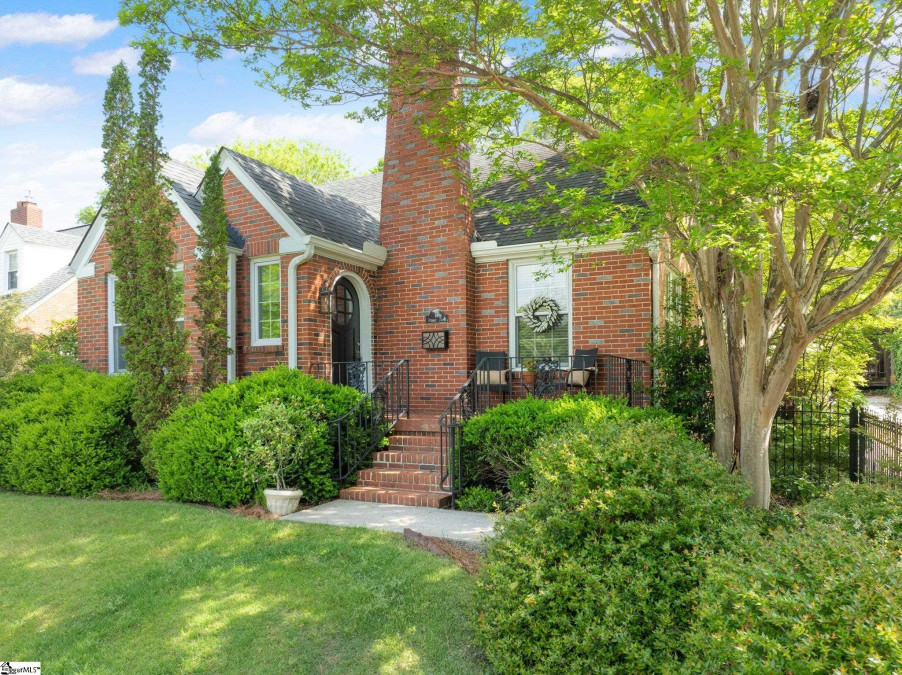 17 Ottaway  Greenville, SC 29605