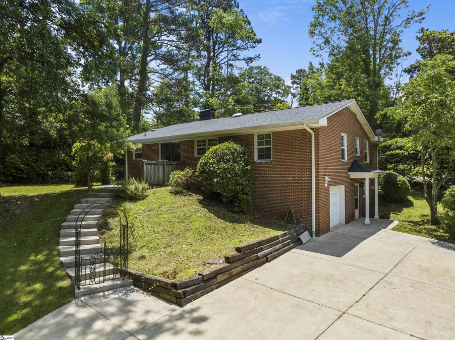 25 Westbrook  Greenville, SC 29605