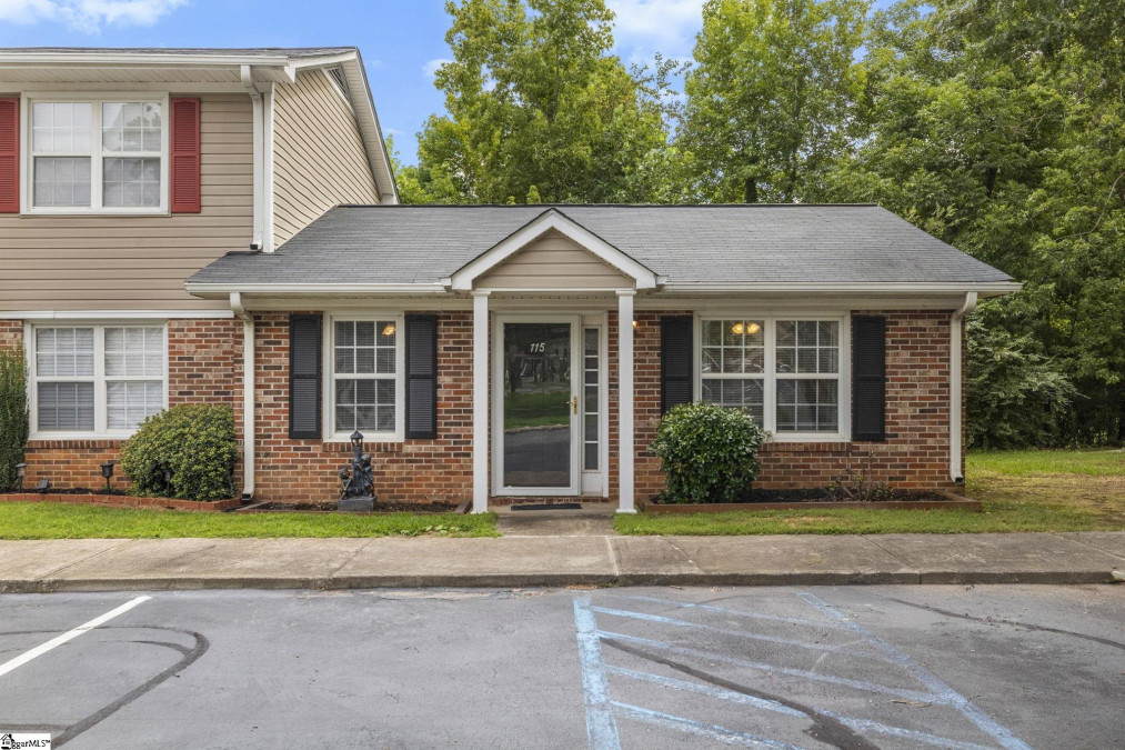 115 Silver Brook Simpsonville, SC 29681