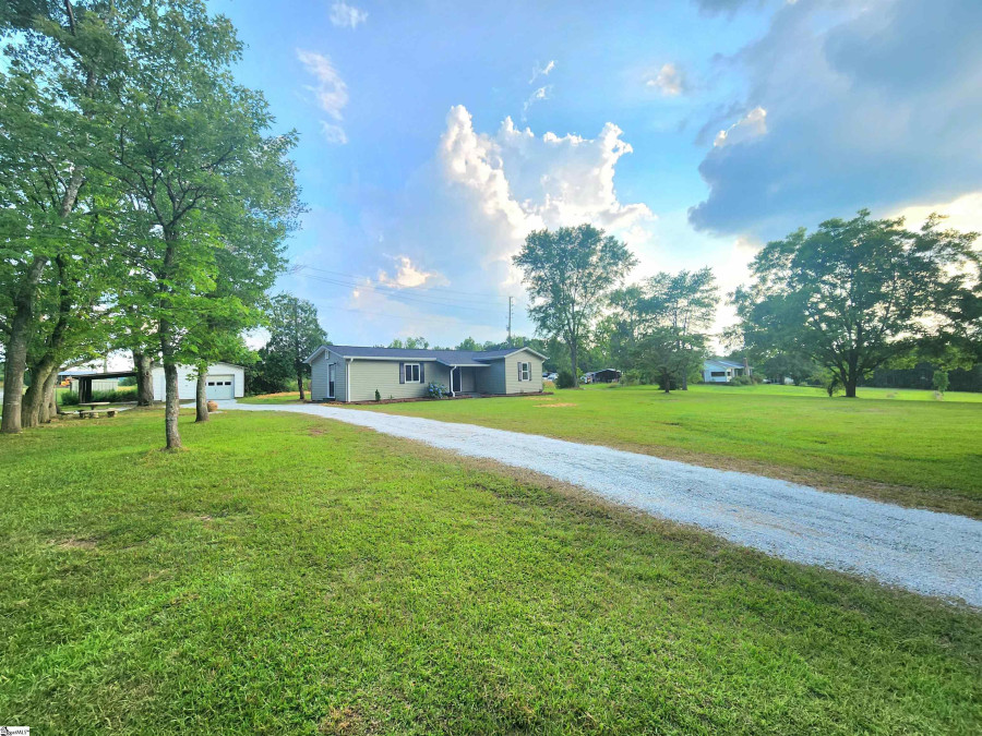 1138 Bates Crossing Travelers Rest, SC 29690