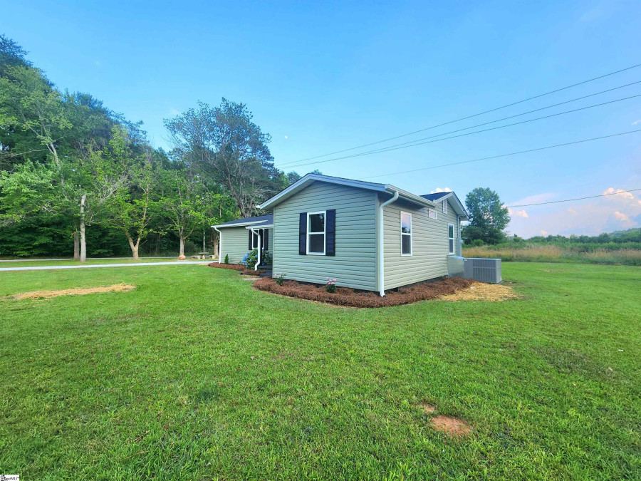 1138 Bates Crossing Travelers Rest, SC 29690