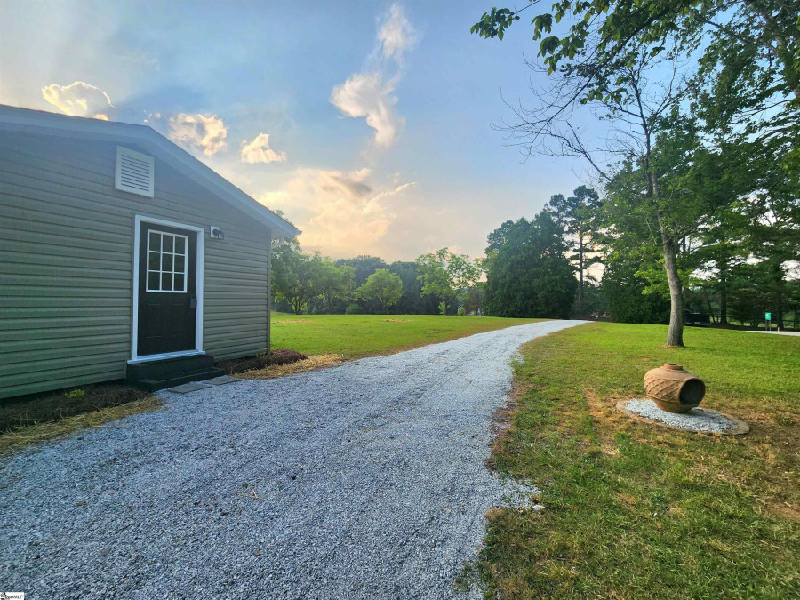 1138 Bates Crossing Travelers Rest, SC 29690