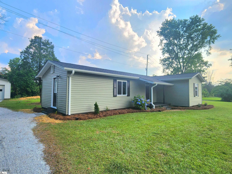 1138 Bates Crossing Travelers Rest, SC 29690