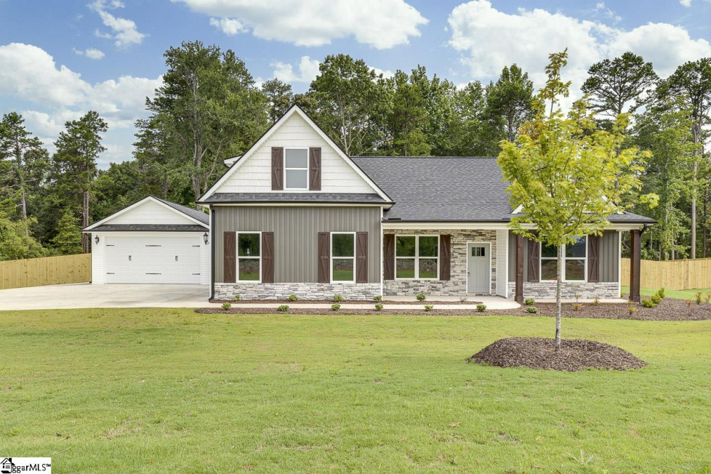 325 Jackson Grv Travelers Rest, SC 29690