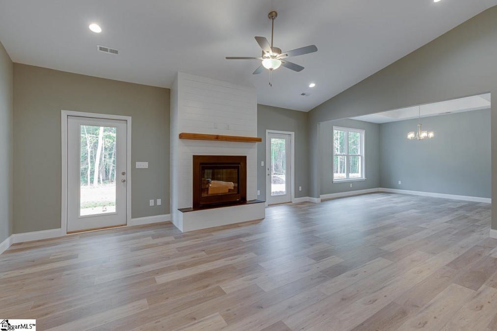 325 Jackson Grv Travelers Rest, SC 29690