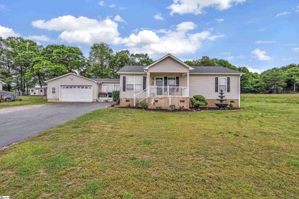 1204 Holly Springs Inman, SC 29349