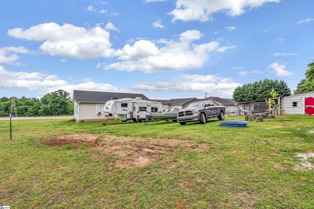 1204 Holly Springs Inman, SC 29349