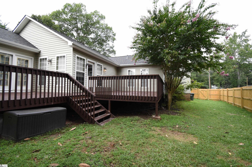 120 Wood  Greer, SC 29651