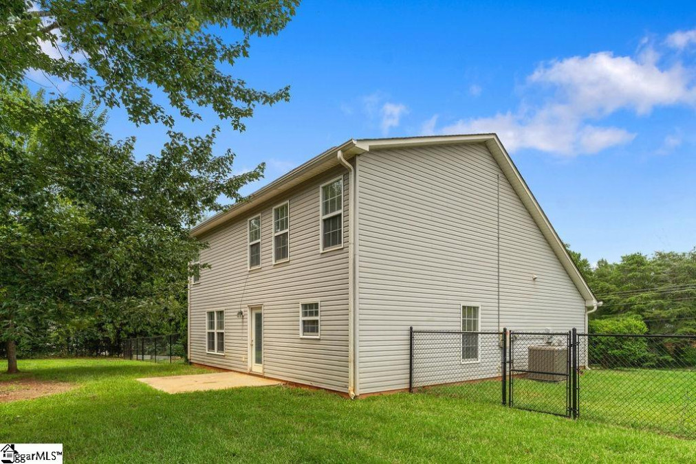 320 Gibbs  Wellford, SC 29385