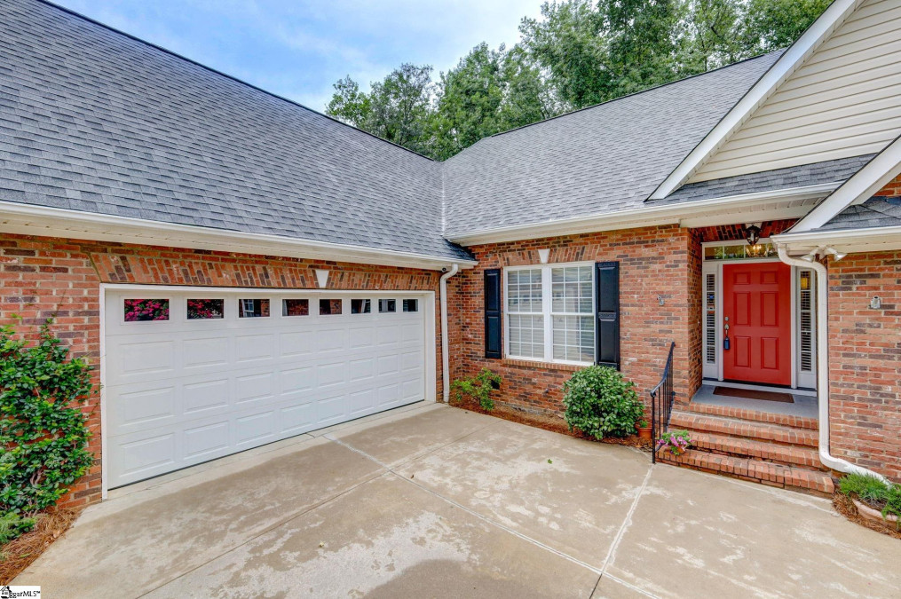 18 Shannon Rg Greenville, SC 29615