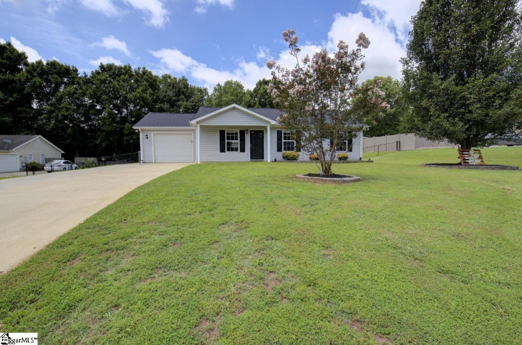 114 Bragg  Williamston, SC 29697