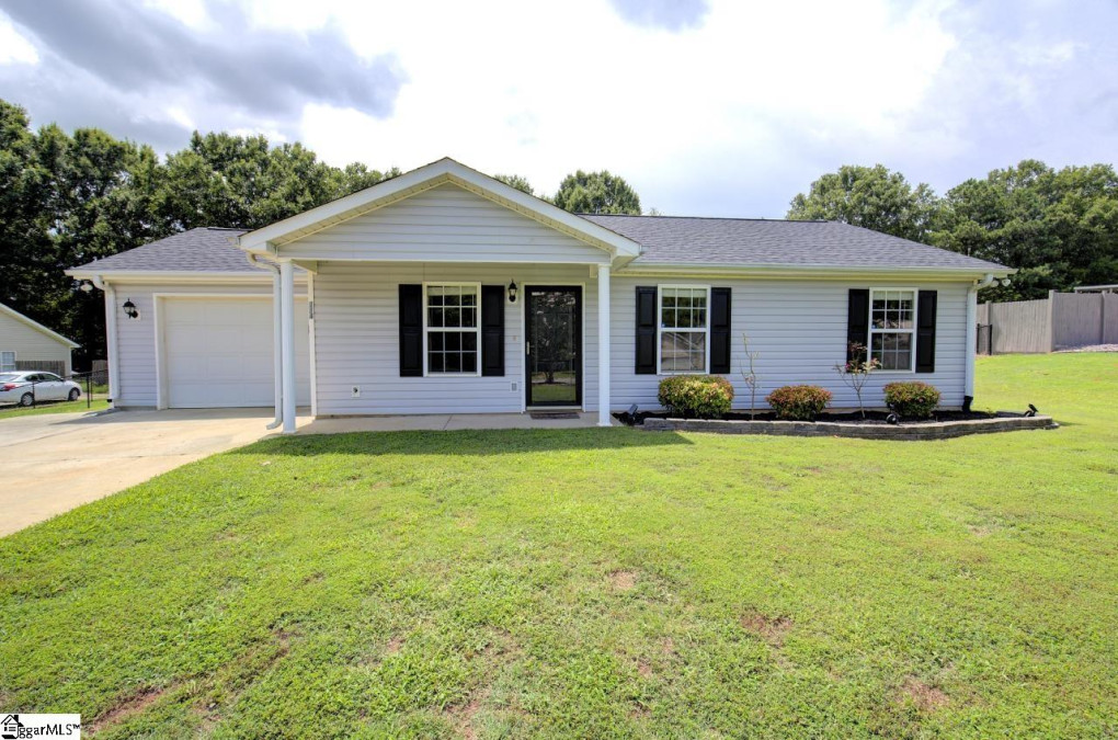 114 Bragg  Williamston, SC 29697