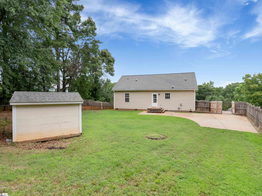 104 King E Greer, SC 29651