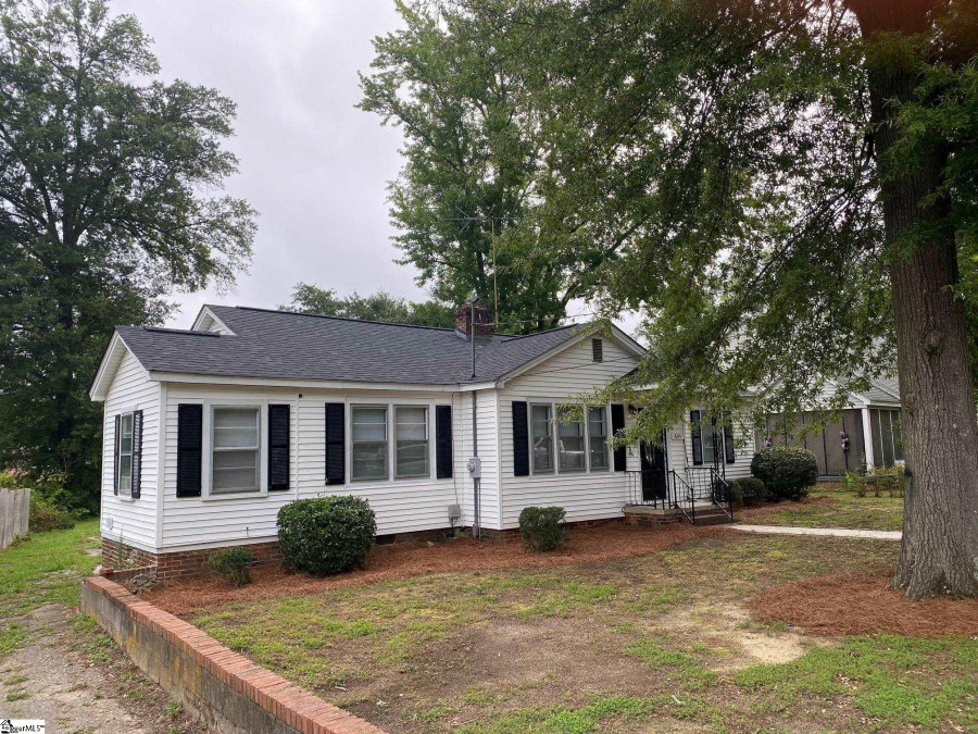 605 Ferguson E Clinton, SC 29325