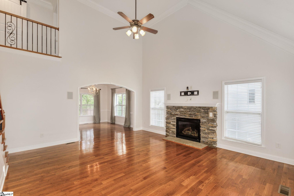 124 Briarpark  Greer, SC 29651