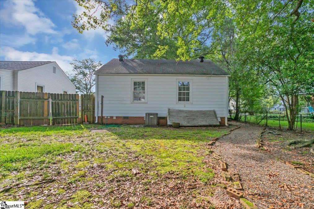 202 Cumberland  Greenville, SC 29607