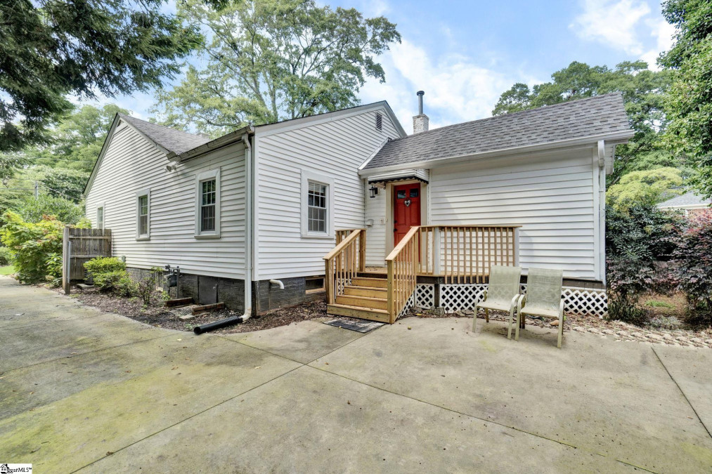 122 Parkwood  Greenville, SC 29609