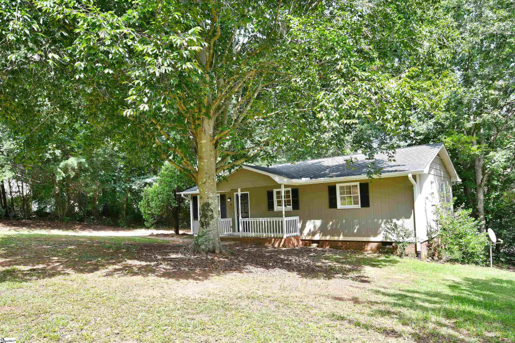 126 Cannon  Wellford, SC 29385