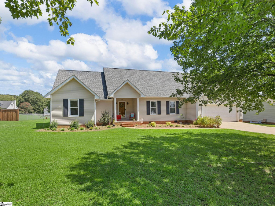 339 Mcmillin  Boiling Springs, SC 29316