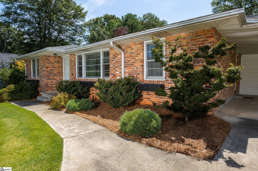 110 Morgan  Simpsonville, SC 29681