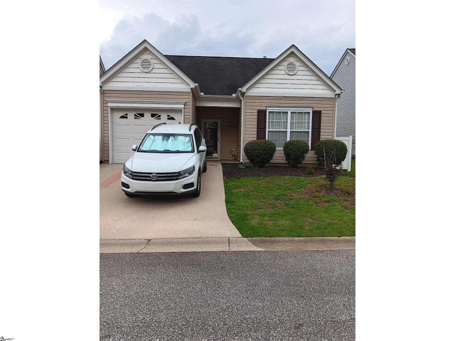 116 Ledgewood  Easley, SC 29642