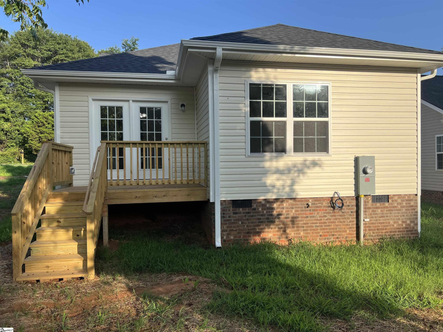 106 Fuller  Greer, SC 29650