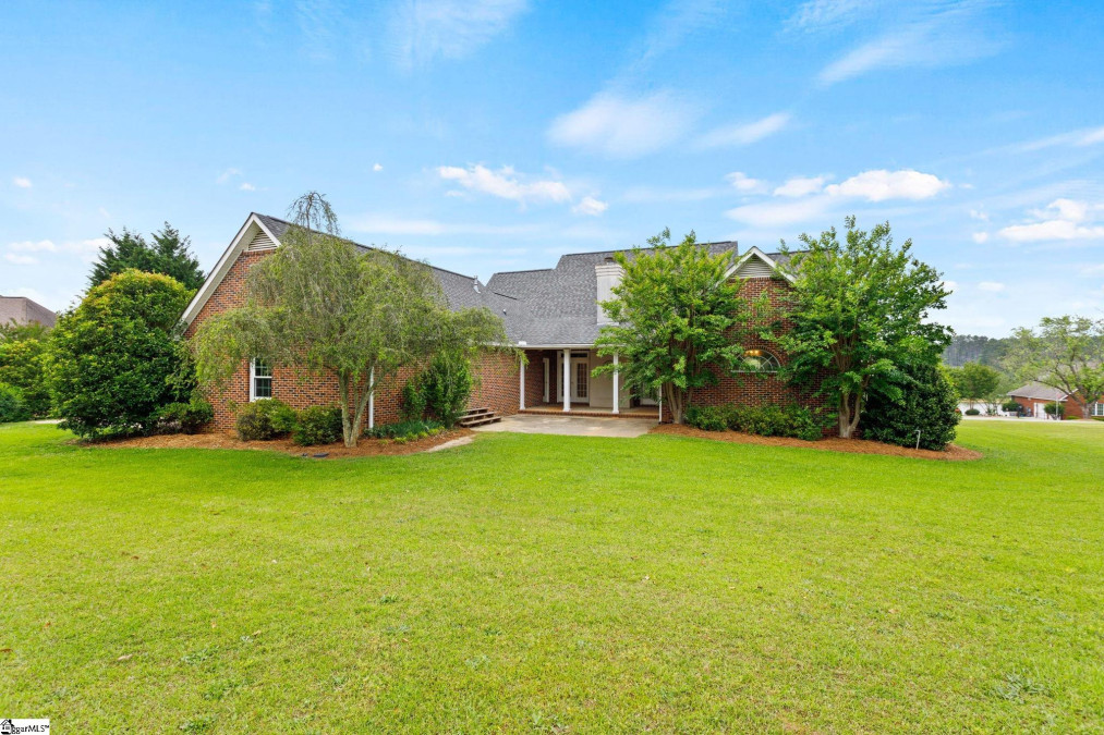 304 Gentry  Greenwood, SC 29649