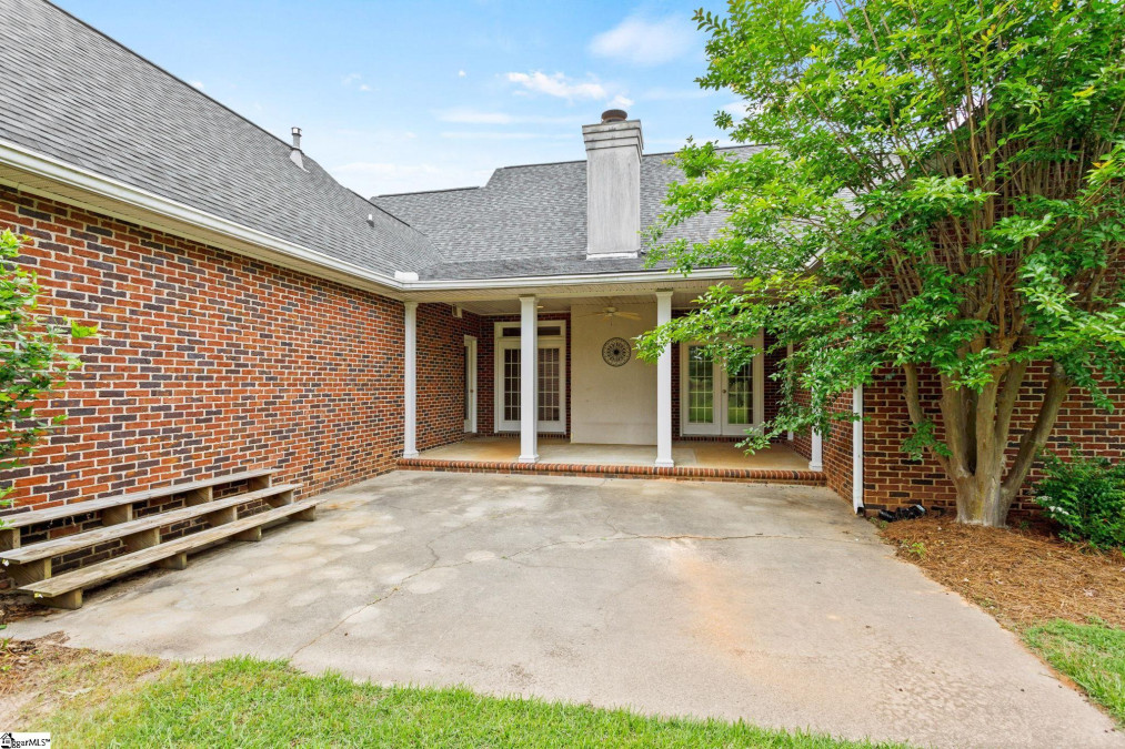 304 Gentry  Greenwood, SC 29649