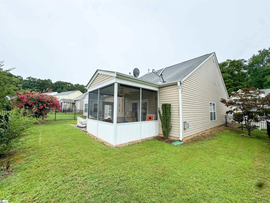 116 Ledgewood  Easley, SC 29642