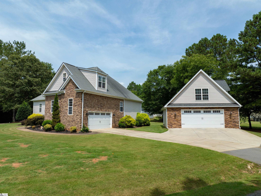 1009 Princeton  Williamston, SC 29697